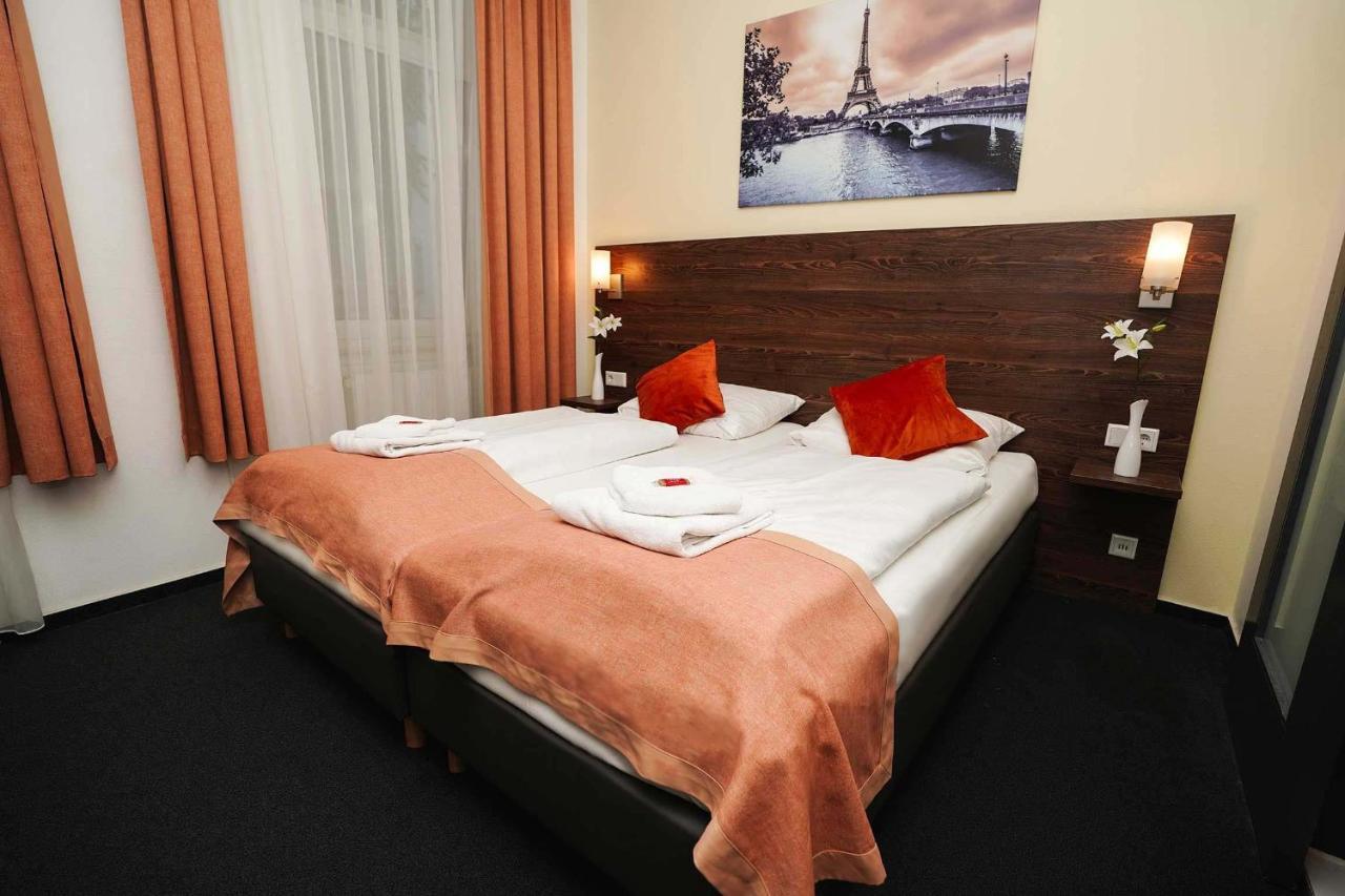 Hotel Little Paris Frankfurt pe Main Exterior foto